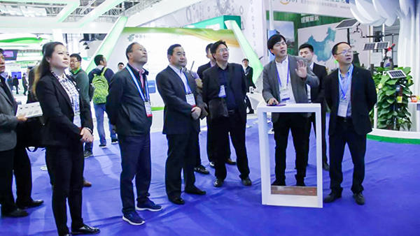 云南省農(nóng)業(yè)農(nóng)村廳李國林副廳長一行深入了解農(nóng)業(yè)大數(shù)據(jù)情況。